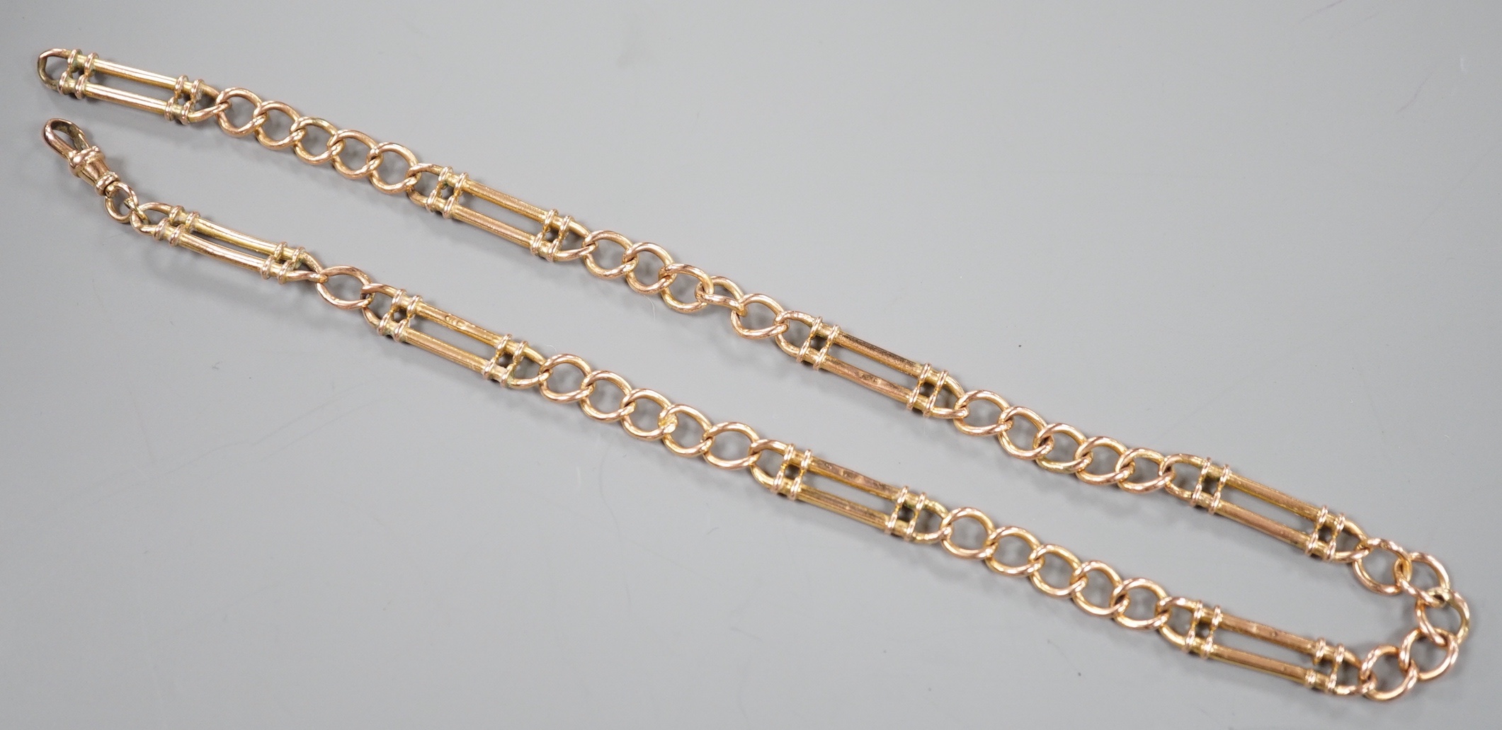 A 375 elongated and oval link chain, 43cm